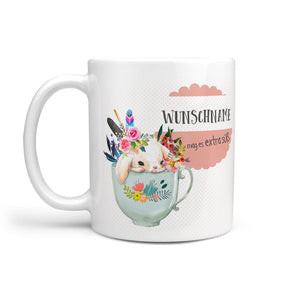 Hase in Tasse mit Wunschname - niedlicher Kaffeebecher - Sunnywall - Individualität trifft Design