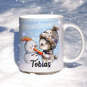 Glitzertasse - Winterlicher Hase mit Schneemann - Wunschnamen Tasse - Weihnachten - Silber Glitzer Sunnywall