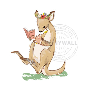 Wandtattoo - Känguru lesend mit Baby -  Aufkleber Wandsticker Sunnywall