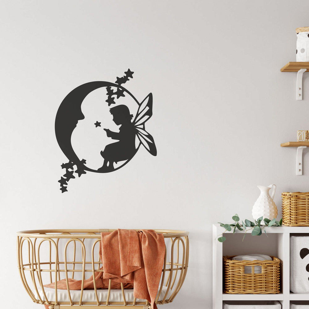 Wandtattoo – Sternenkind mit Flügel auf Mond | Magisches Wandmotiv für Kinderzimmer - Sunnywall - Individualität trifft Design