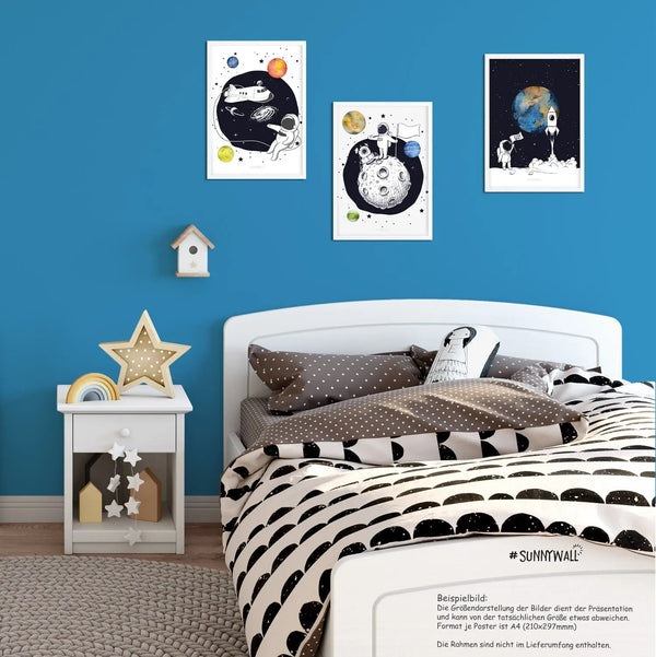 3er Set Astronaut Raumschiff Weltraum Poster Kinderzimmer - A4 Bilder Babyzimmer Kinderposter Sunnywall
