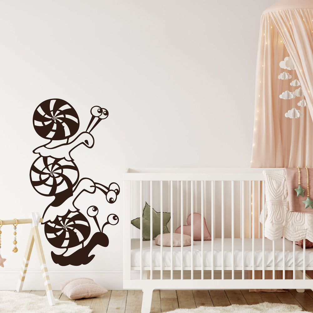 Wandtattoo Schnecken – Niedlicher Schnecken-Turm Wandaufkleber für das Kinderzimmer - Sunnywall - Individualität trifft Design