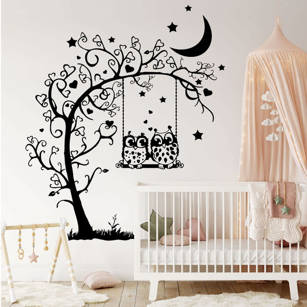 Wandtattoo 2 Eulen auf Schaukel – Hängend am Ast des Traum-Baums | Niedlicher Wandaufkleber für das Kinderzimmer - Sunnywall - Individualität trifft Design