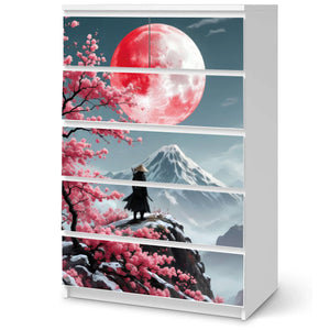 Möbelfolie IKEA MALM Samurai Kirschblüte - Ronin Sakura in Berglandschaft