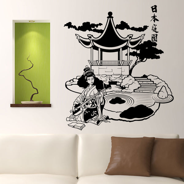Wandtattoo  -  Geisha mit Shamisen Laute vor Pavillion mit Steingarten - Sunnywall - Individualität trifft Design