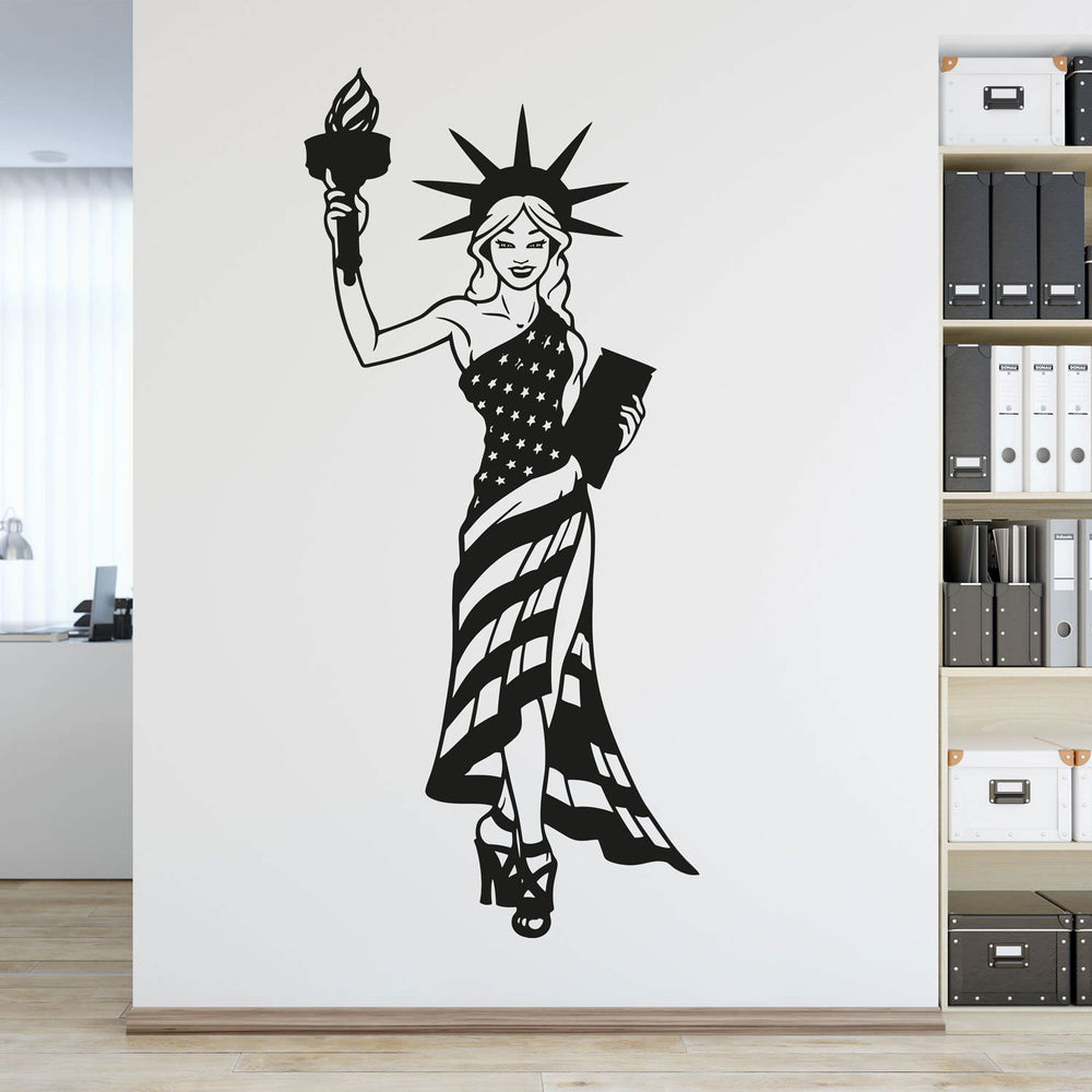 Wandtattoo Pin-up Miss America – Sweet Lady Liberty Retro-Style Freiheitsstatue | Wandaufkleber & StickerWandtattoo Pin Up Girl - Sunnywall - Individualität trifft Design