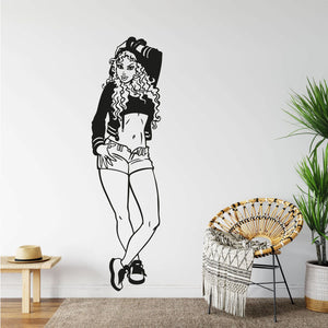 Wandtattoo Pin-up Girl – Girl in Jeans und Baseball Jacke im Retro-Style | Wandaufkleber & StickerWandtattoo Pin Up Girl - Sunnywall - Individualität trifft Design