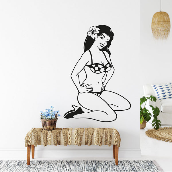 Wandtattoo Pin-up Girl – Sweet Hawaiin Girl Bikini Hibiskus Retro-Style | Wandaufkleber & StickerWandtattoo Pin Up Girl - Sunnywall - Individualität trifft Design