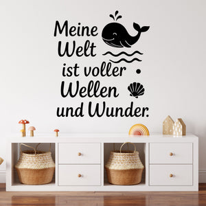 Wandtattoo Spruch Wal – Meine Welt ist voller Wellen und Wunder – Maritimer Wandsticker mit Wal & Muschel für Kinderzimmer & Schlafzimmer