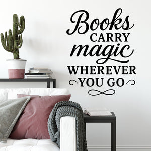 Wandtattoo Spruch Bücher Englisch – „Books carry magic wherever you go“