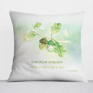 Eicheln Herbst Gemeinsam schweben unter Himmel über Erde Kissen pillow Sunnywall