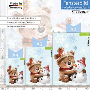 Fensterbild |  Knuddeliger Bär mit Schneemann | Winterliche Fensterbild Dekoration Sunnywall