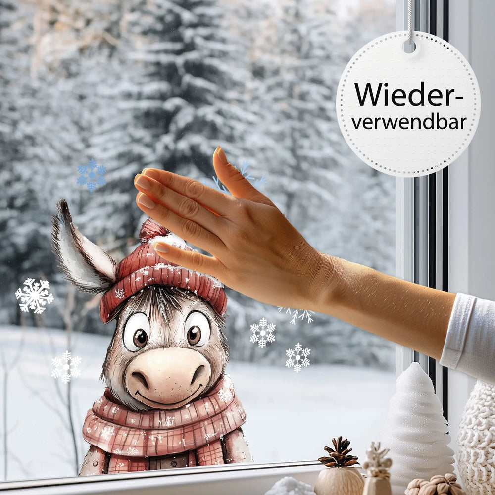 Fensterbild | Niedlicher Esel mit rotem Schal | Winterliche Fensterbild Dekoration Sunnywall