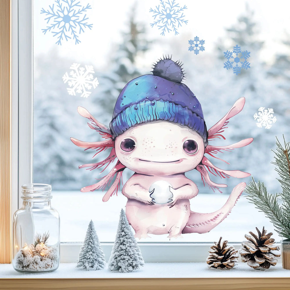 Fensterbild | Niedliches Axolotl mit blauer Wollmütze | Winterliche Fensterbild Dekoration Sunnywall