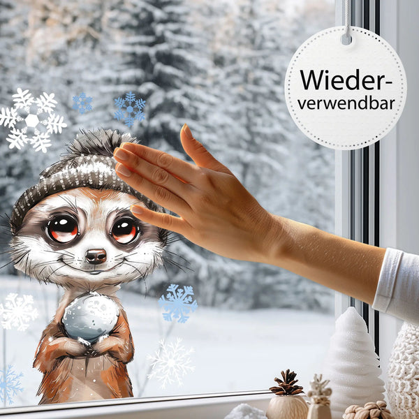 Fensterbild | Niedliches Erdmännchen mit grauer Wollmütze | Winterliche Fensterbild Dekoration Sunnywall