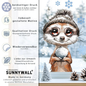Fensterbild | Niedliches Erdmännchen mit grauer Wollmütze | Winterliche Fensterbild Dekoration Sunnywall