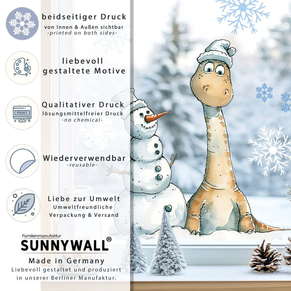 Fensterbild |  Verspielter Langhals mit Schneemann | Winterliche Fensterbild Dekoration Sunnywall