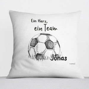 Kissen mit Reißverschluss Fußball Ein Herz ein Team – Personalisiert mit Namen Sunnywall