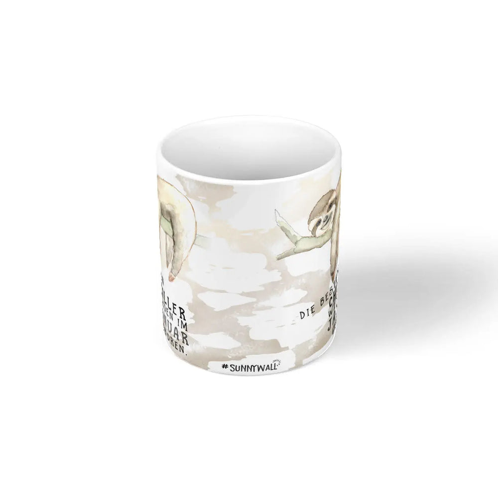 Monatstasse | Kaffeetasse Tasse Geburtstag Januar bis Dezember | Die größten Chiller (Faultier) inkl. Geschenkkarte Sunnywall