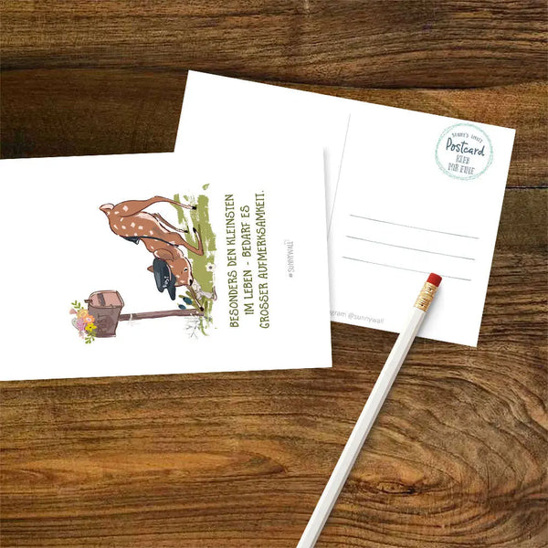 Postkarte Geschenkkarte Rehkid & Maus - Den kleinsten im Leben Bedarf es grosser Aufmerksamkeit Sunnywall