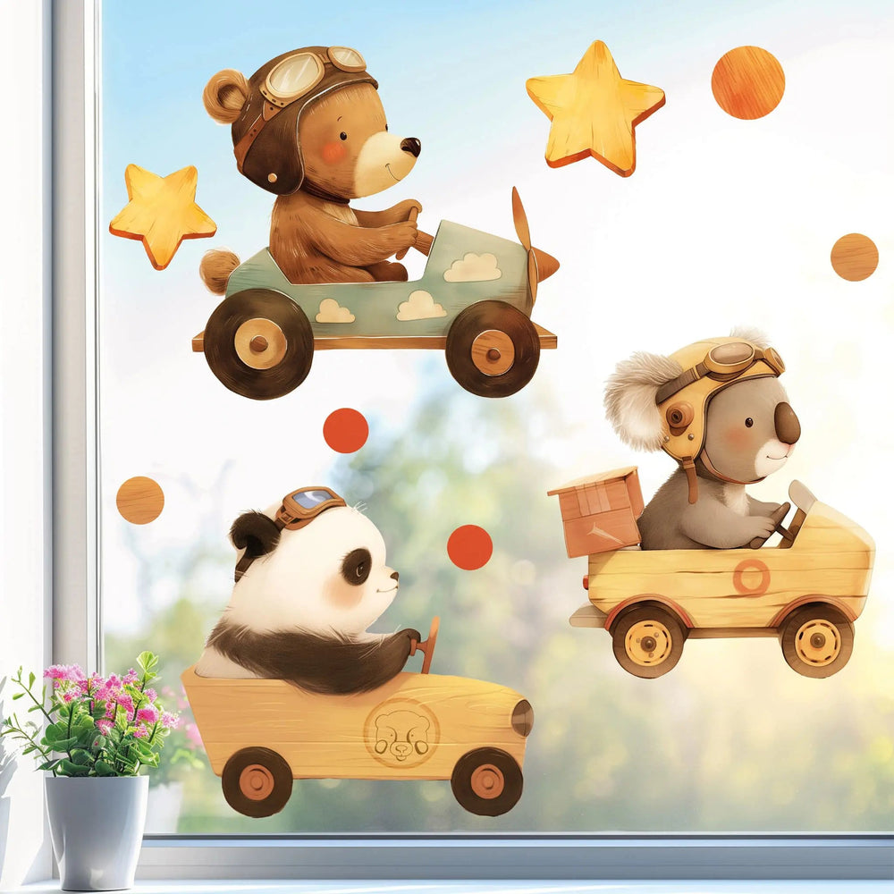 Fensterbild Bärenbande im Holz-Design | Bär, Koala und Panda in Rennwagen | Holz-Optik Fensterbild Dekoration - Sunnywall - Individualität trifft Design