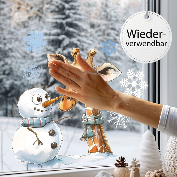 Fensterbild Giraffe Winter Schneemann Schneeflocken statisch haftend wiederverwendbar - Sunnywall - Individualität trifft Design