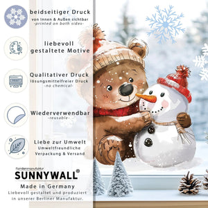 Fensterbild Knuddeliger Bär mit Schneemann | Winterliche Fensterbild Dekoration - Sunnywall - Individualität trifft Design