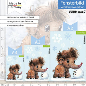 Fensterbild süßes Mammut baut Schneemann | Winterliche Fensterbild Dekoration - Sunnywall - Individualität trifft Design