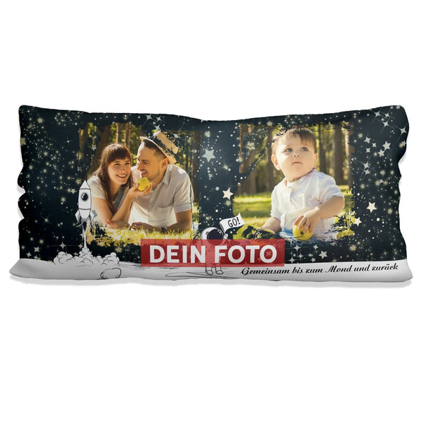 Fotokissen – 80x40 Kissen mit 2 Fotos, Astronaut & Spruch „Bis zum Mond…“ - Sunnywall - Individualität trifft Design