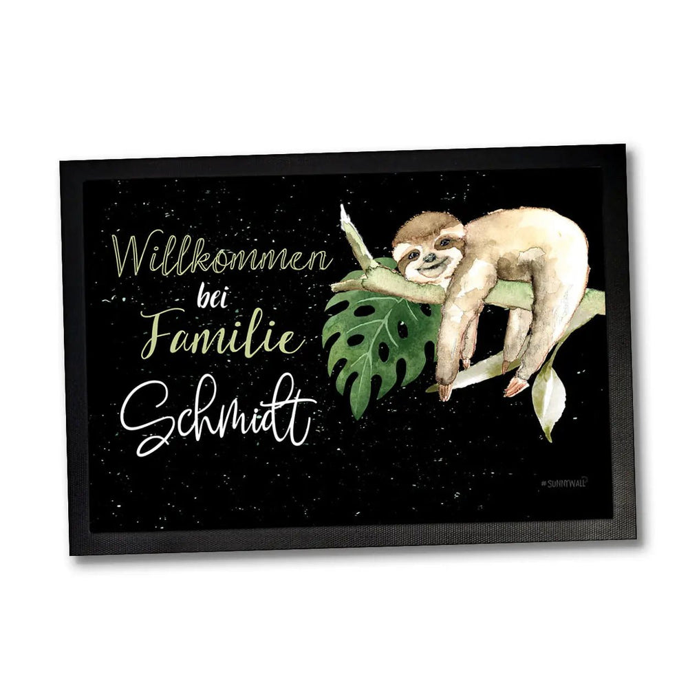 Fussmatte Faultier Willkommen bei Familie mit Wunschname personalisiert - Sunnywall - Individualität trifft Design