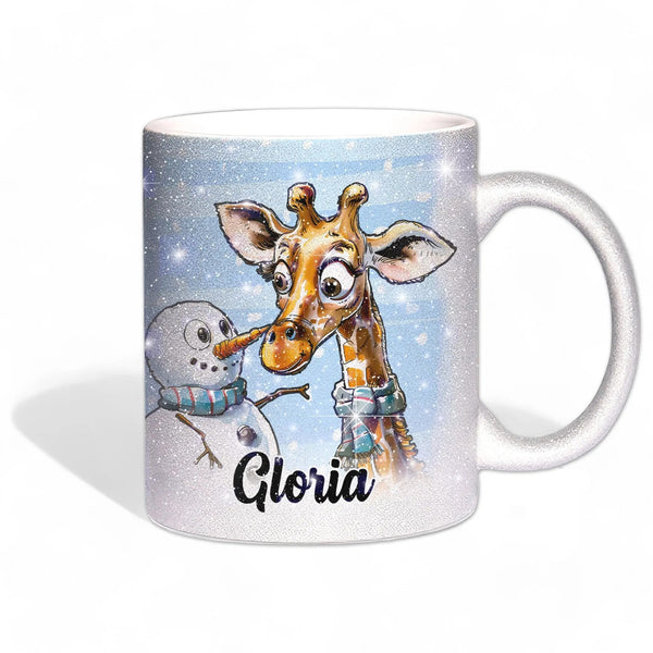 Glitzertasse - Winterliche Giraffe mit Schneemann - Wunschnamen Tasse - Weihnachten - Silber Glitzer - Sunnywall - Individualität trifft Design