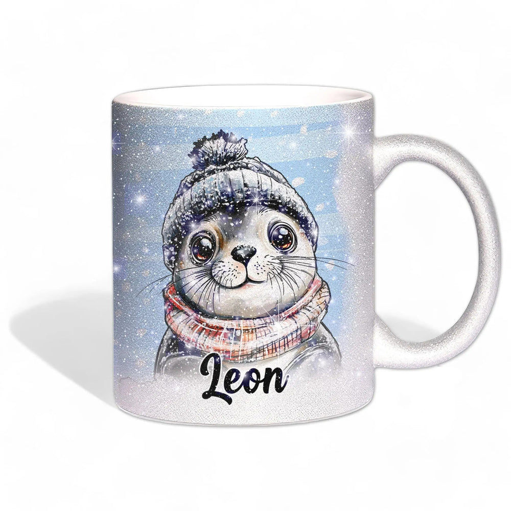 Glitzertasse - Winterliche Robbe - Wunschnamen Tasse - Weihnachten - Silber Glitzer - Personalisierbar - Sunnywall - Individualität trifft Design