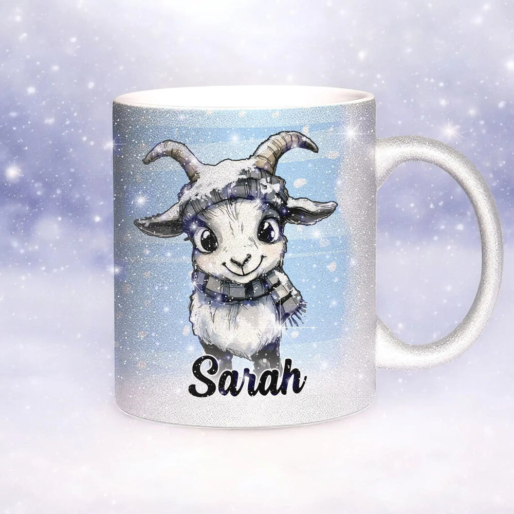 Glitzertasse - Winterliche Ziege - Wunschnamen Tasse - Weihnachten - Silber Glitzer - Personalisierbar - Sunnywall - Individualität trifft Design