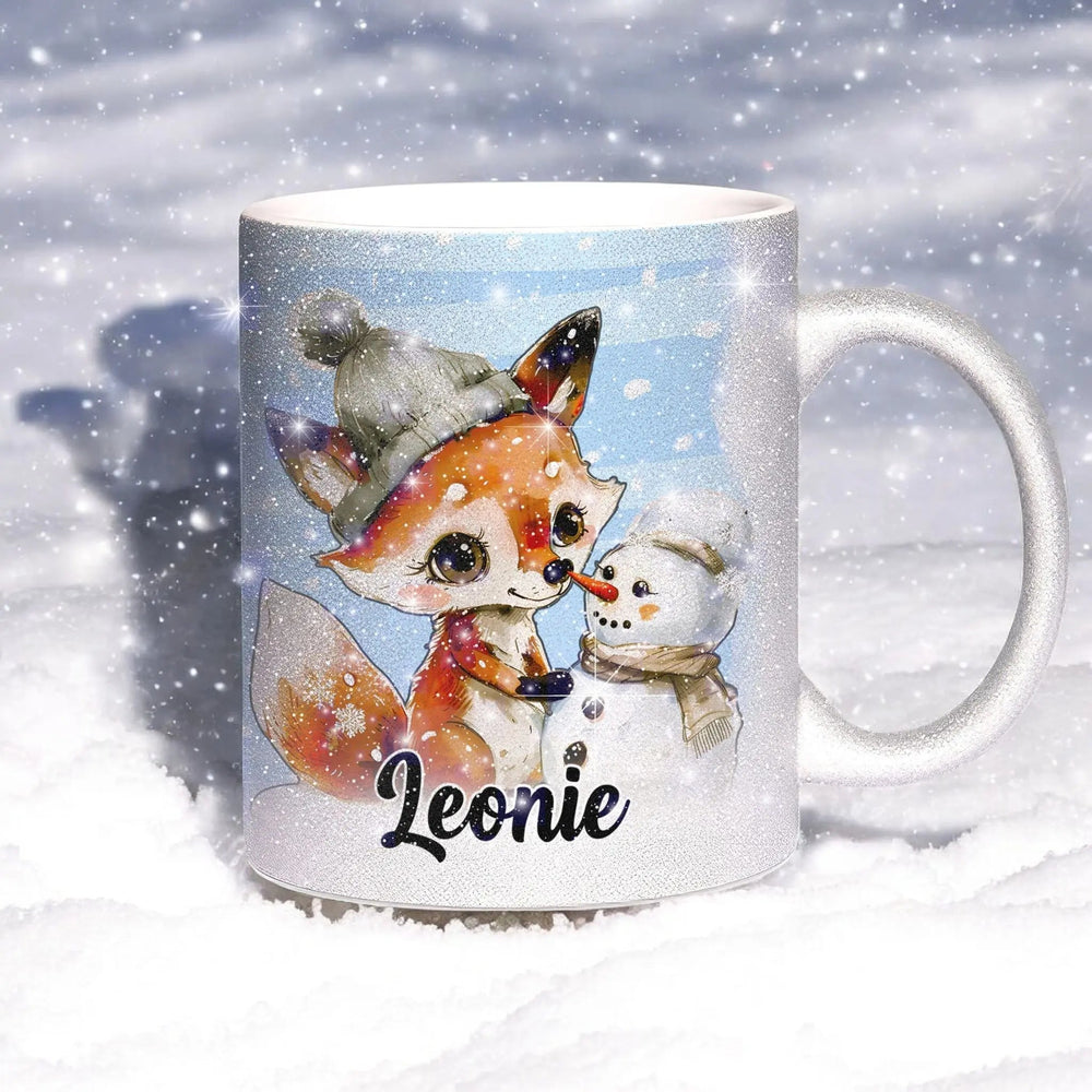 Glitzertasse - Winterlicher Fuchs mit Schneemann - Wunschnamen Tasse - Weihnachten - Silber Glitzer - Personalisierbar - Sunnywall - Individualität trifft Design