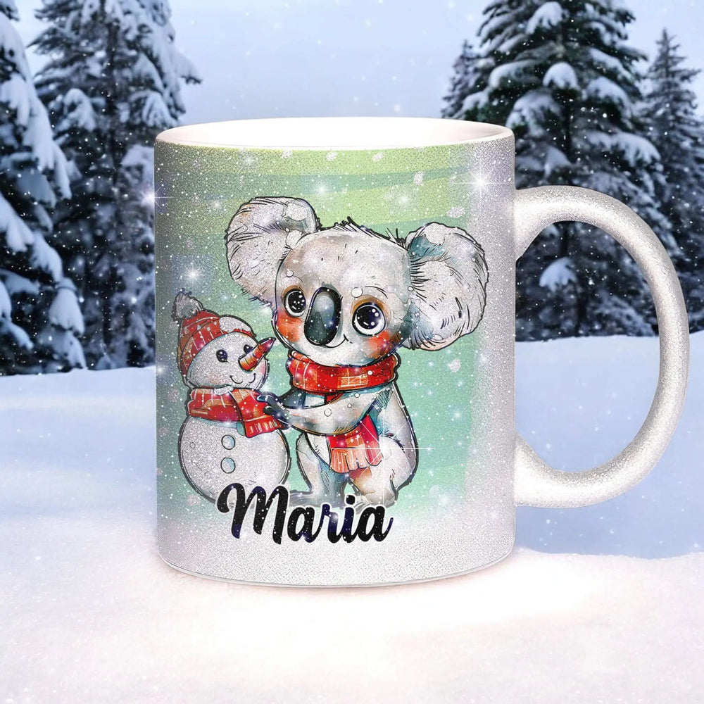 Glitzertasse - Winterlicher Koala mit Schneemann - Wunschnamen Tasse - Weihnachten - Silber Glitzer - Sunnywall - Individualität trifft Design