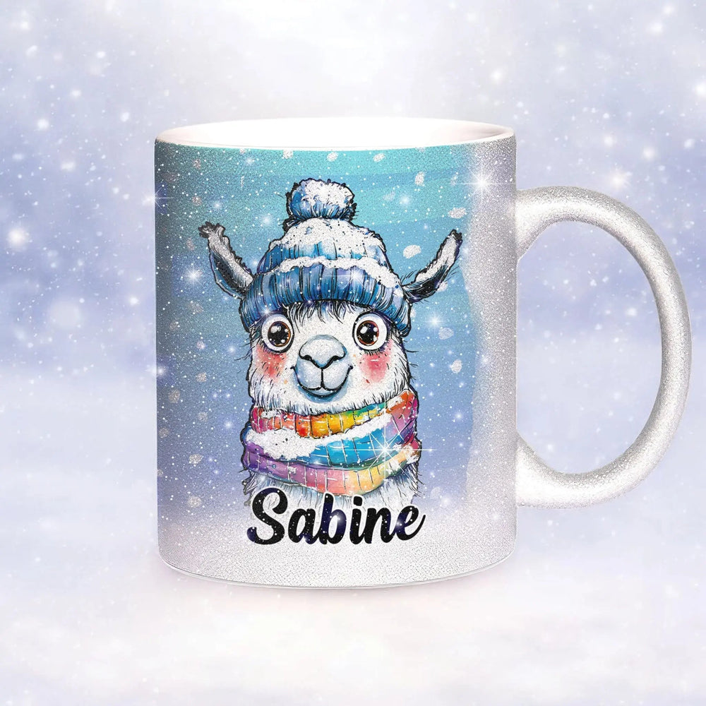 Glitzertasse - Winterliches Alpaka - Wunschnamen Tasse - Weihnachten - Silber Glitzer - Personalisierbar - Sunnywall - Individualität trifft Design