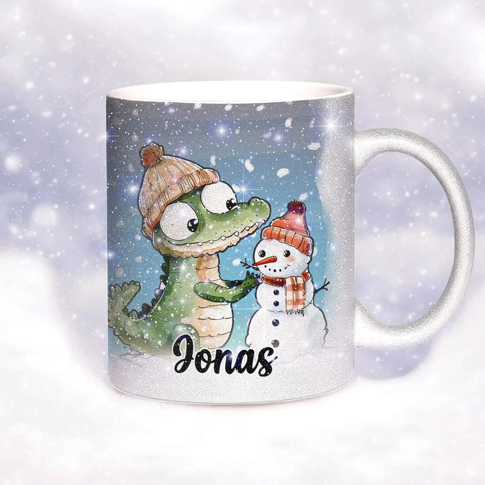 Glitzertasse - Winterliches Krokodil mit Schneemann - Wunschnamen Tasse - Weihnachten - Silber Glitzer - Sunnywall - Individualität trifft Design