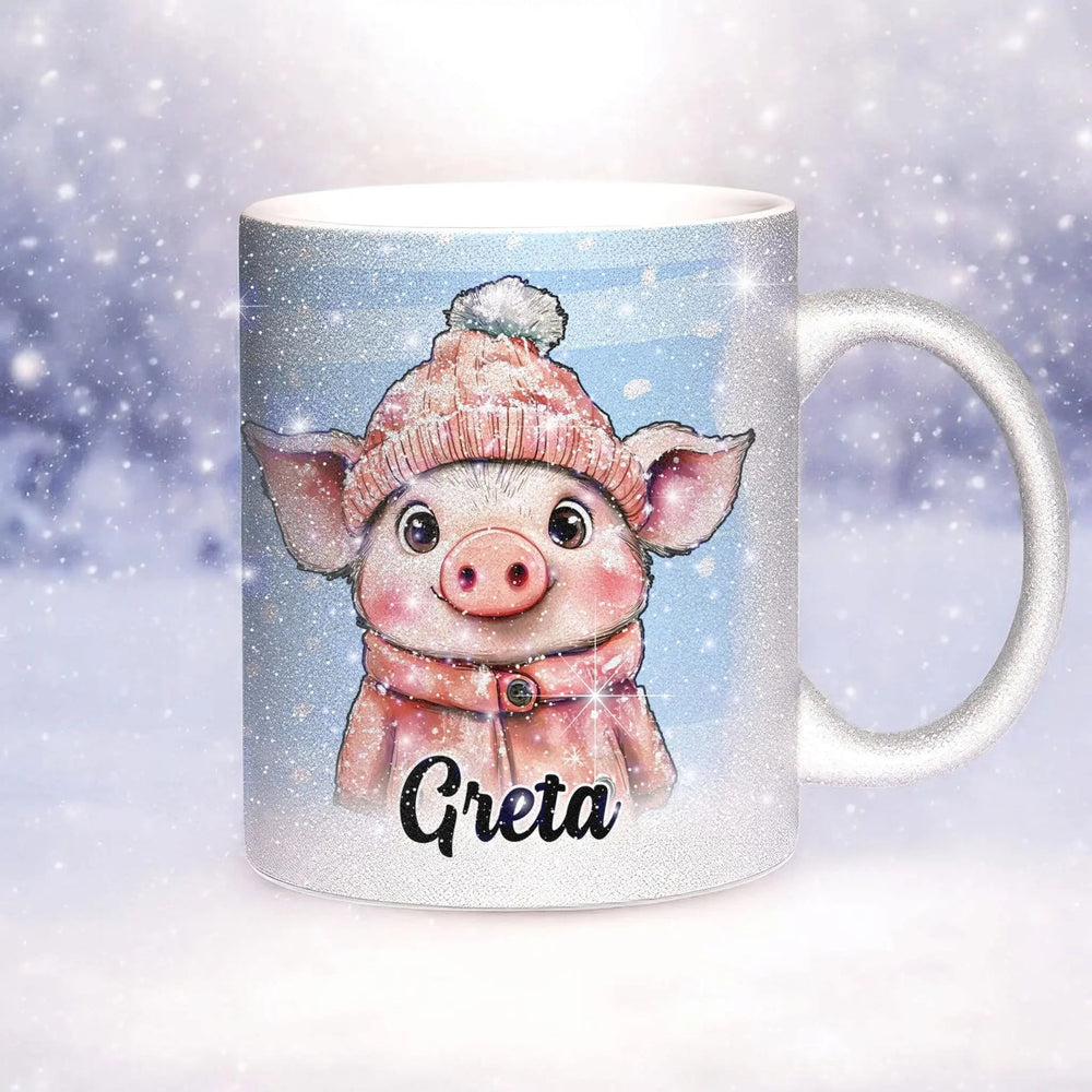 Glitzertasse - Winterliches Schweinchen - Wunschnamen Tasse - Weihnachten - Silber Glitzer - Personalisierbar - Sunnywall - Individualität trifft Design