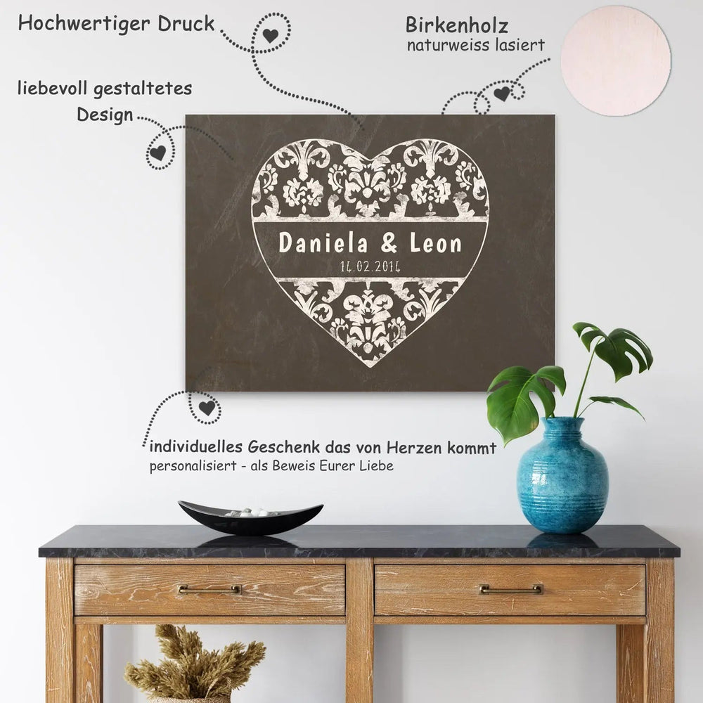 Holzbild Liebe – Ornamentherz mit Wunschnamen und Datum - Sunnywall - Individualität trifft Design