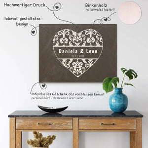 Holzbild Liebe – Ornamentherz mit Wunschnamen und Datum - Sunnywall - Individualität trifft Design