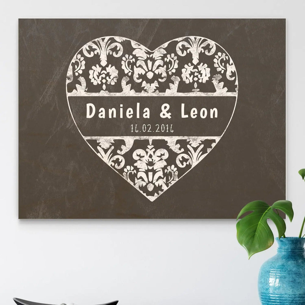 Holzbild Liebe – Ornamentherz mit Wunschnamen und Datum - Sunnywall - Individualität trifft Design