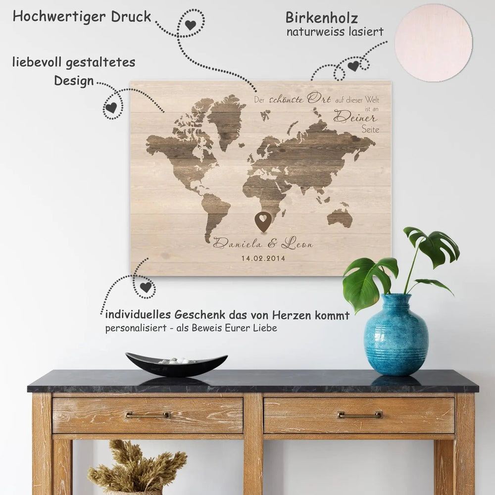 Holzbild Liebe Ort – Weltkarte mit Spruch und Namen personalisiert - Sunnywall - Individualität trifft Design