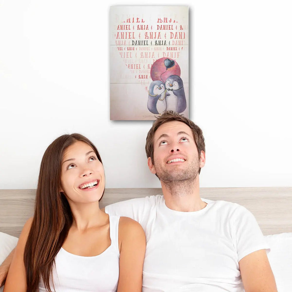 Holzbild Pinguin Liebe – romantisches Design mit Wunschnamen - Sunnywall - Individualität trifft Design