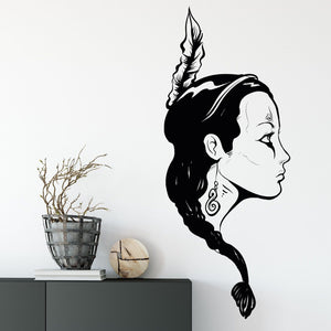 Indianerin Wandtattoo mit Feder und Zopf – Mystische Silhouette für Wohnzimmer - Sunnywall - Individualität trifft Design