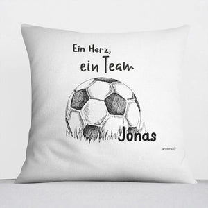 Kissen mit Reißverschluss Fußball Ein Herz ein Team – Personalisiert mit Namen - Sunnywall - Individualität trifft Design