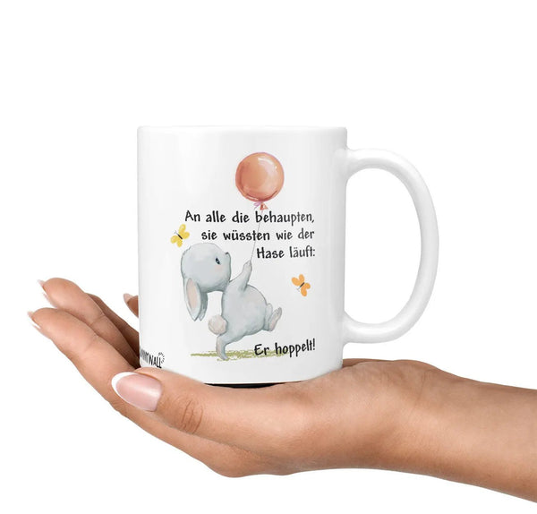 Lustige Tasse Hase Spruch Er hoppelt mit Ballon – Geschenk für Tierfreunde - Sunnywall - Individualität trifft Design