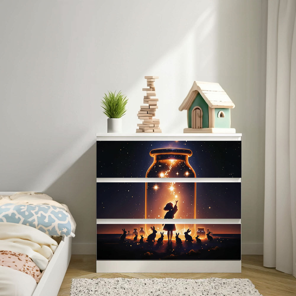 Möbelfolie IKEA MALM Anime Sternenfänger – Magisches Mädchen mit Sternen im Glas - Sunnywall - Individualität trifft Design