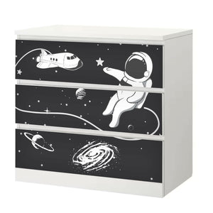 Möbelfolie IKEA Malm Astronaut – Weltraum-Design für Kinderzimmer - Sunnywall - Individualität trifft Design