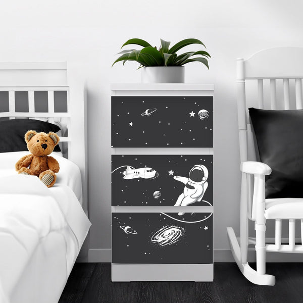 Möbelfolie IKEA Malm Astronaut – Weltraum-Design für Kinderzimmer - Sunnywall - Individualität trifft Design
