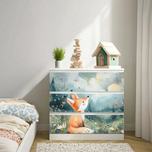Möbelfolie IKEA Malm Fuchs – verträumtes Wiesenmotiv mit Waldhintergrund - Sunnywall - Individualität trifft Design
